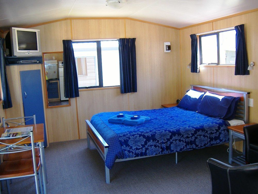 Bowentown Beach Holiday Park Waihi Exterior photo